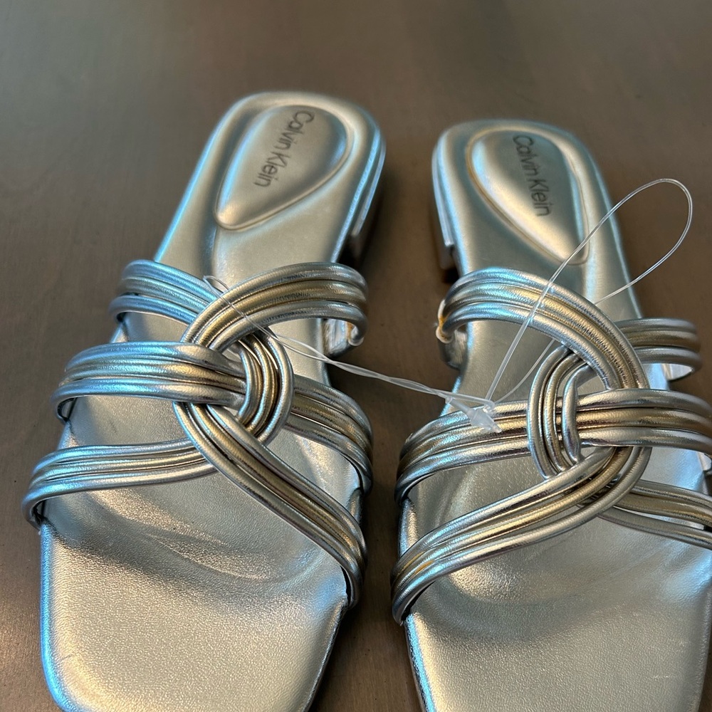 NWT. Calvin Klein Women's Silver & Gold Tianela Flat Slide Sandals Sz 7M No Box - Picture 9 of 12
